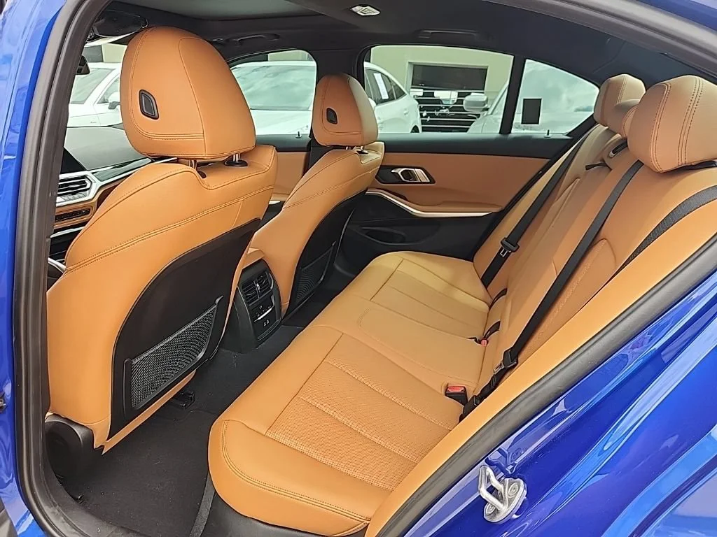 Used 2022 Portimao Blue Metallic BMW 330e image 3