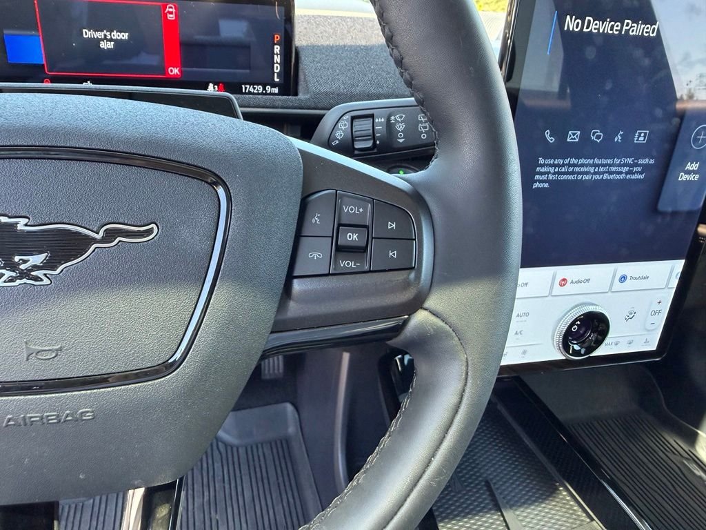 Used 2023 Space White Metallic Ford Premium image 19