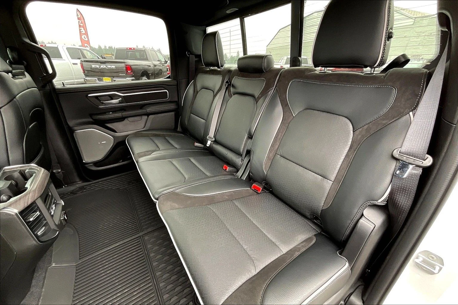 2026 RAM 1500 Laramie - Photo 10