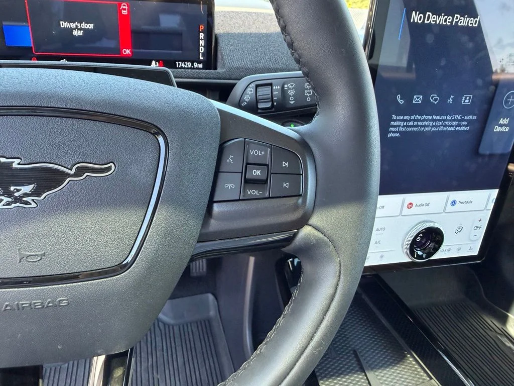 Used 2023 White Metallic Ford Premium image 19