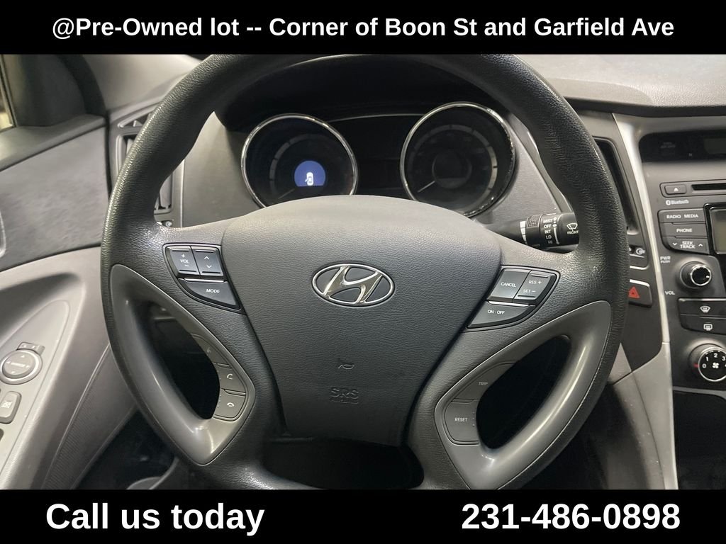 Used 2013 Black Hyundai GLS image 20