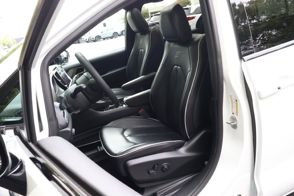 2024 Chrysler Pacifica Limited - Photo 33