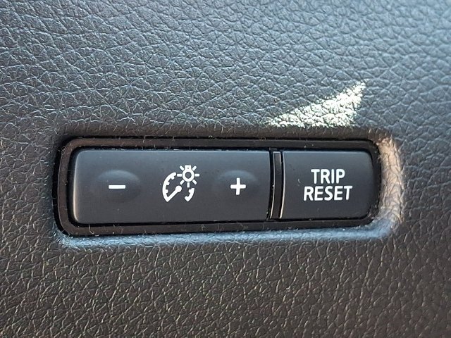 Used 2020 Black Nissan SL image 26