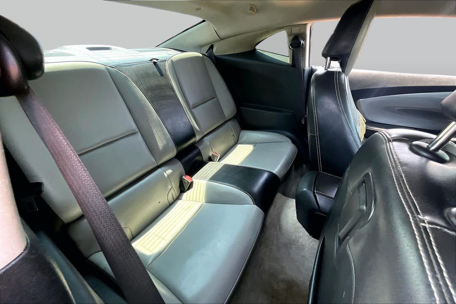 Used 2010 Cyber Gray Metallic Chevrolet 2LT image 17