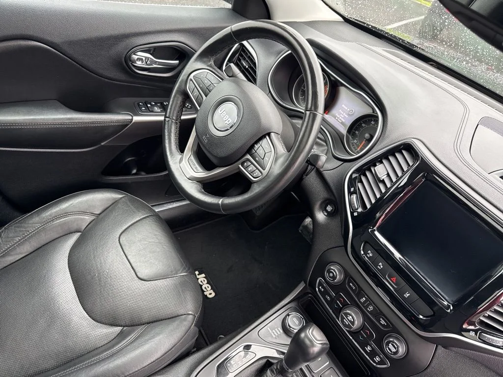 Used 2019 Black Jeep Limited image 28