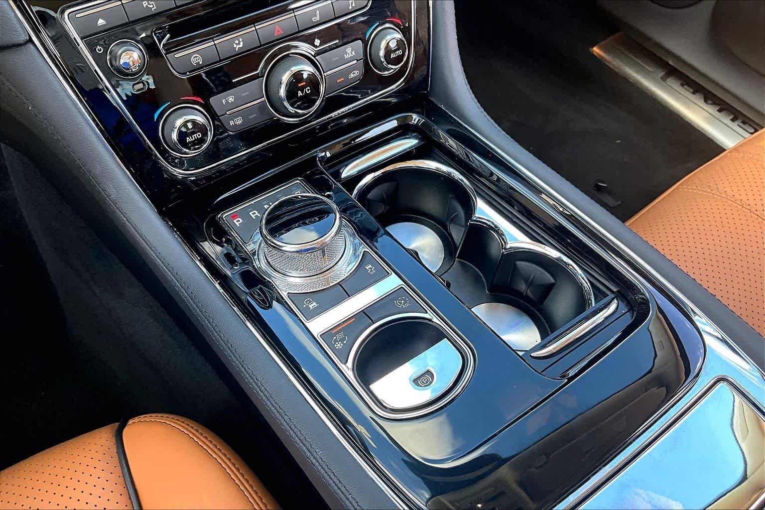 Used 2017 Ultimate Black Metallic Jaguar XJ R-Sport image 14