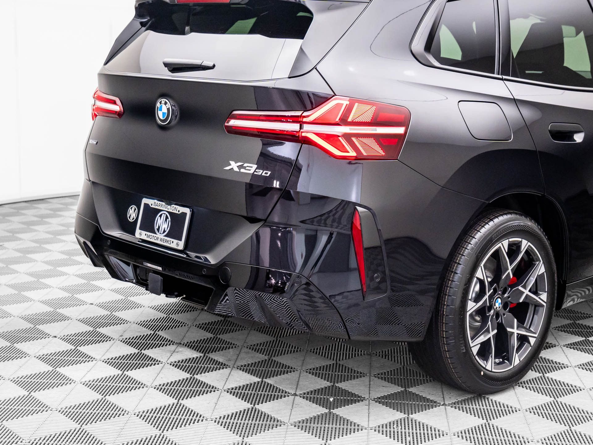 New 2026 Black Sapphire Metallic BMW 30 xDrive image 31