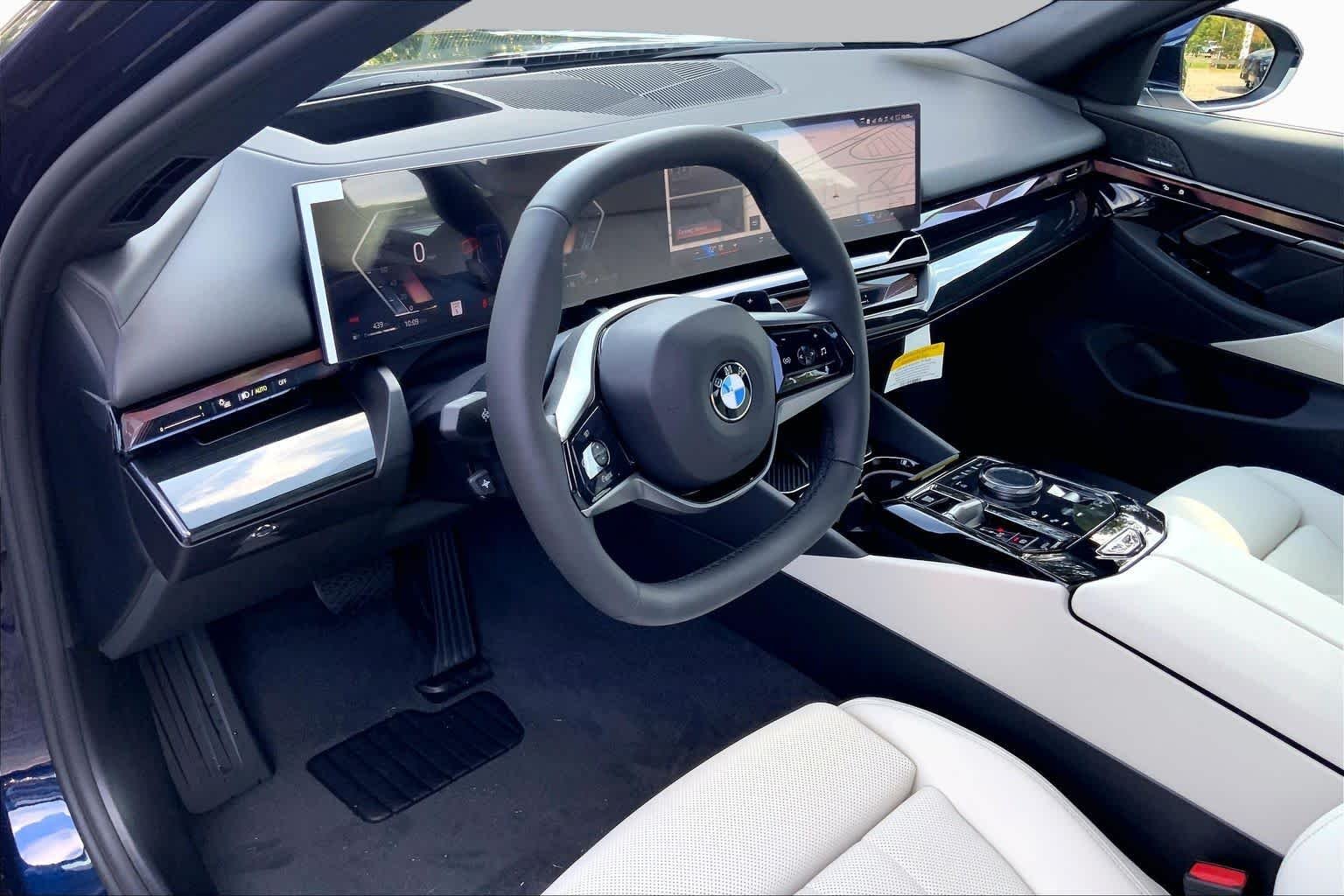 New 2027 Tanzanite Blue II Metallic BMW 530i xDrive image 8