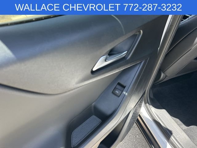 Used 2025 White Chevrolet LT image 10