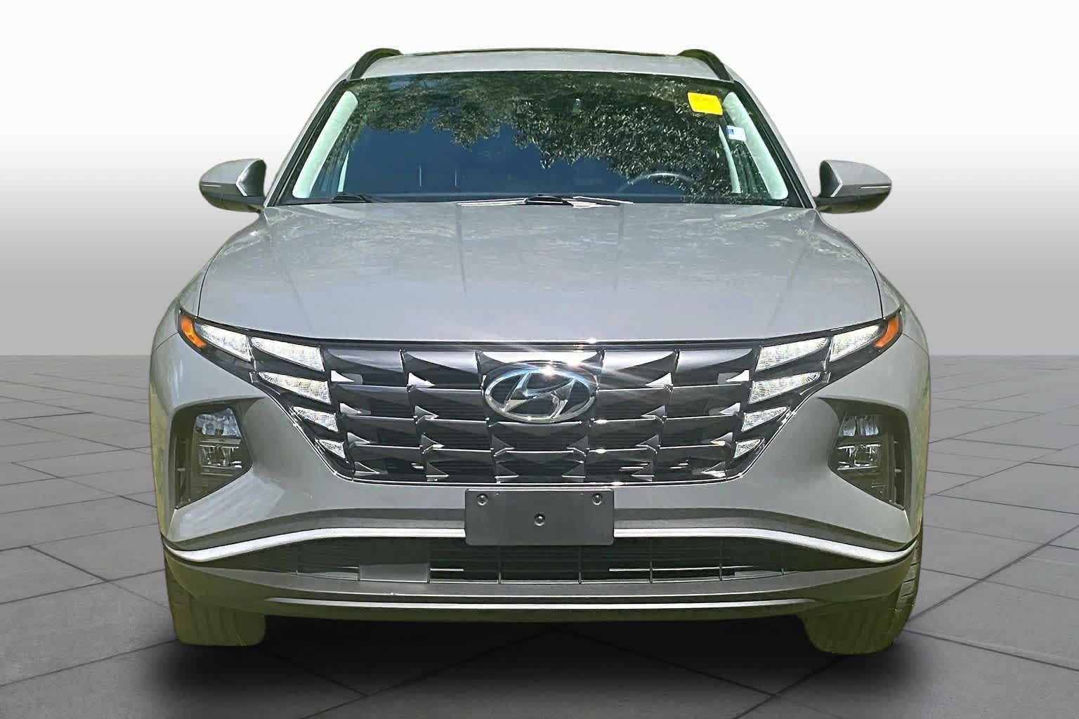 Used 2024 Hampton Gray Hyundai SEL image 4