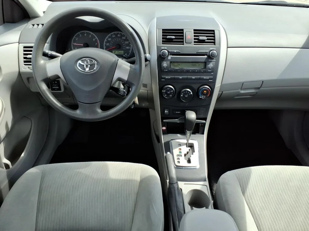 Used 2010 Silver Toyota LE image 8