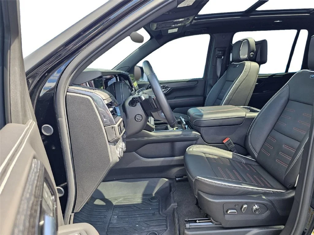 Used 2025 Onyx Black GMC AT4 Ultimate image 19
