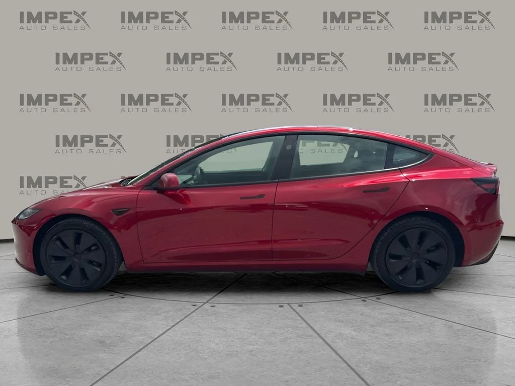 Used 2024  Tesla Long Range image 2