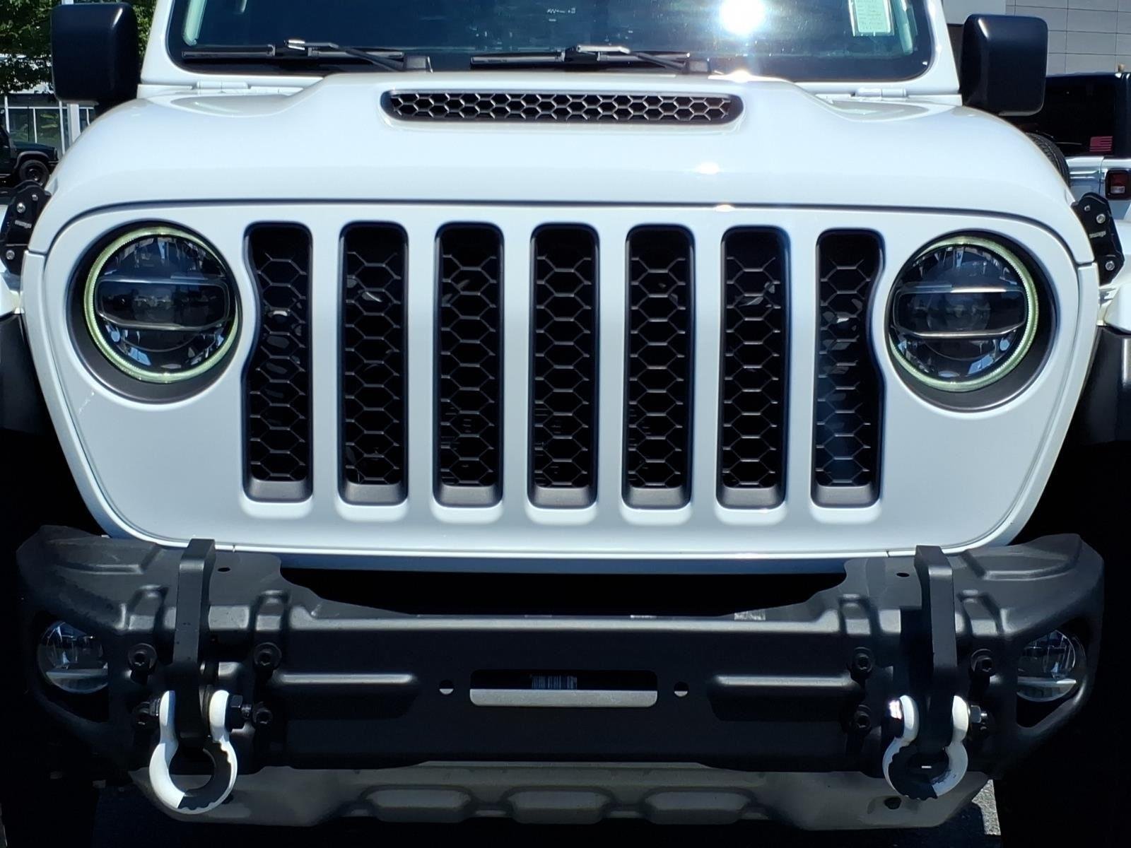 Used 2021 Bright White Clearcoat Jeep Mojave image 14