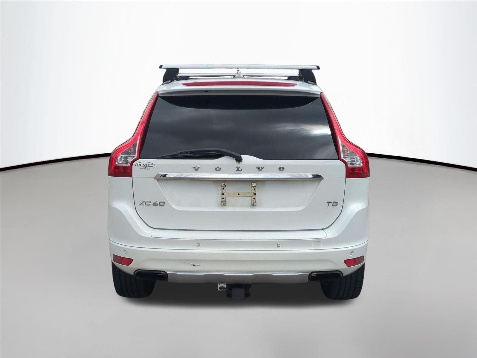 Used 2015  VOLVO  image 4
