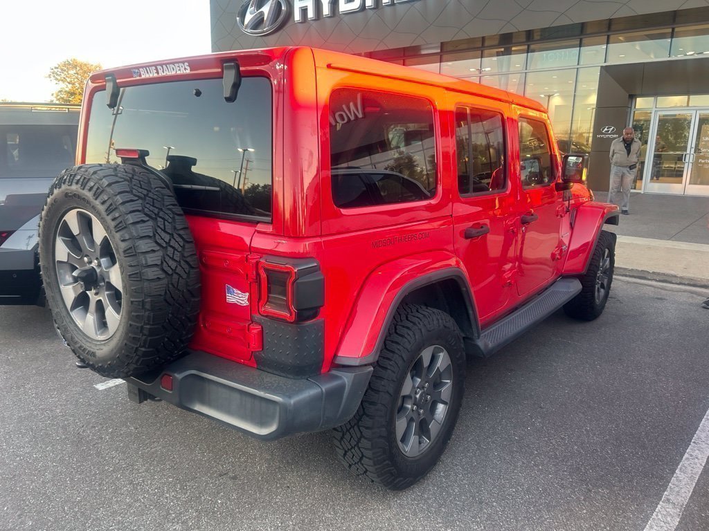 Used 2018 Red Jeep Unlimited Sahara image 4