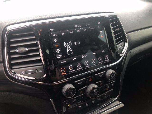 Used 2021 Gray Jeep Laredo X 4x4 image 4