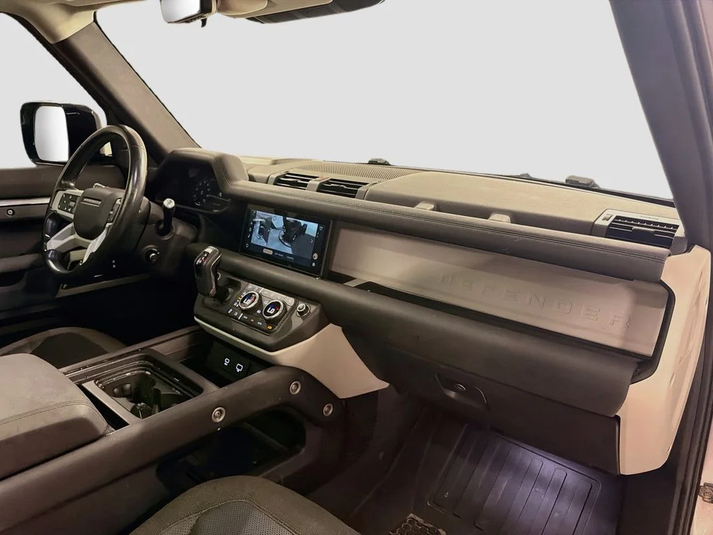 Used 2021 Eiger Grey Metallic Land Rover SE image 30