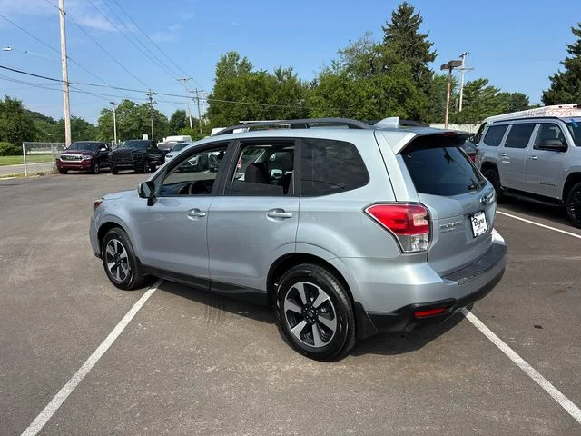 Used 2017 Silver Subaru 2.5i Premium image 4