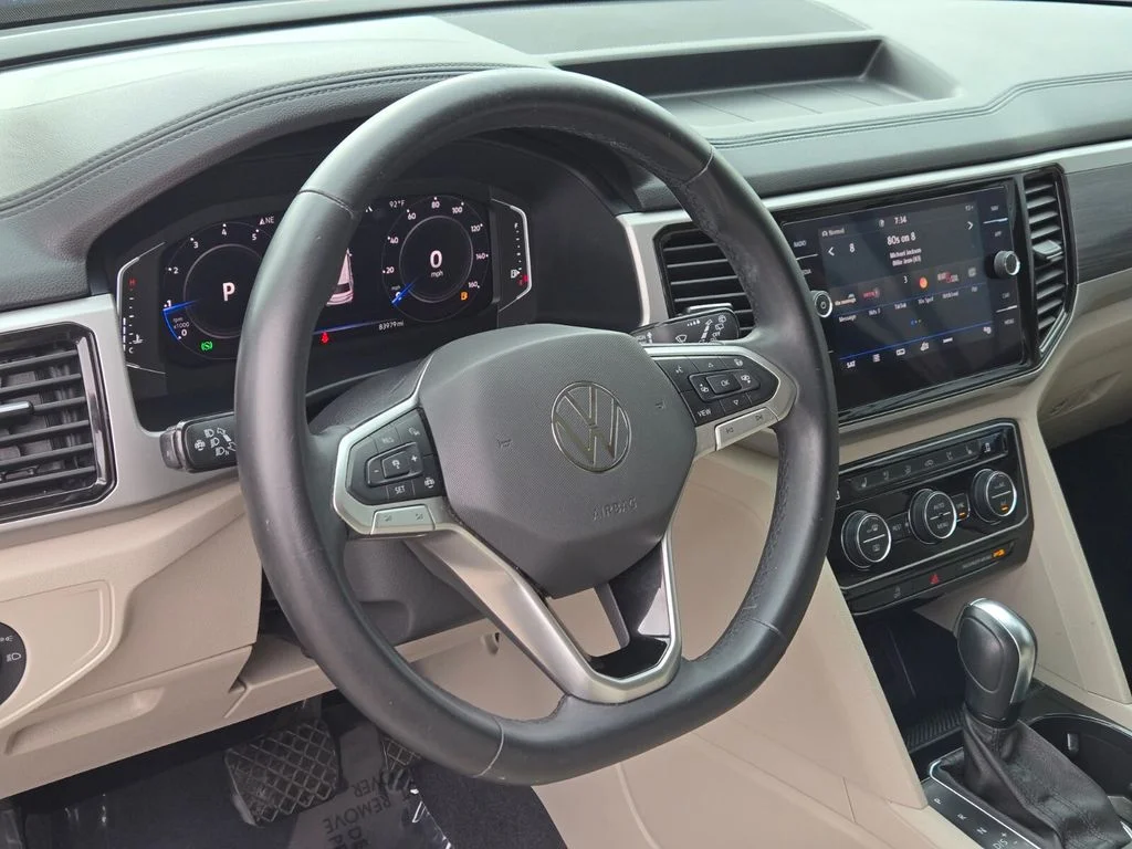 Used 2021 Black Volkswagen SEL Premium image 20