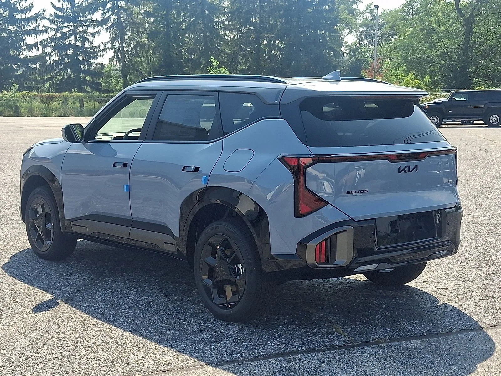 New 2027 Gray Kia X-Line S image 4