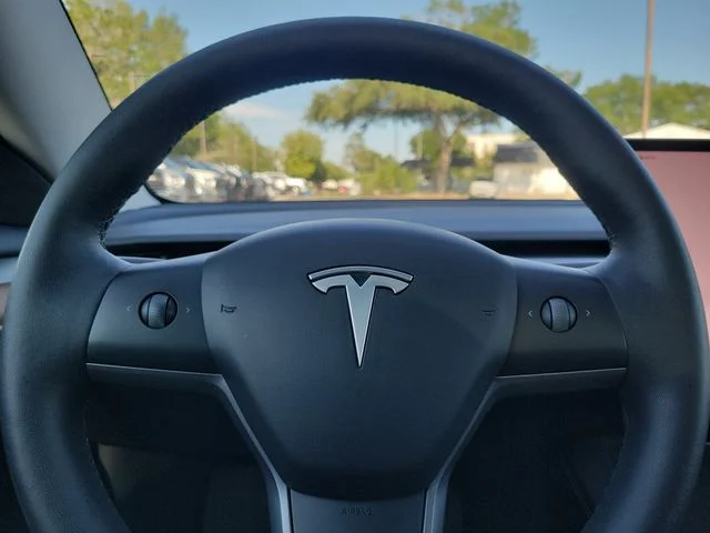 Used 2023 White Tesla Base image 11