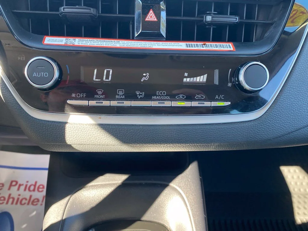 Used 2025  Toyota LE image 23