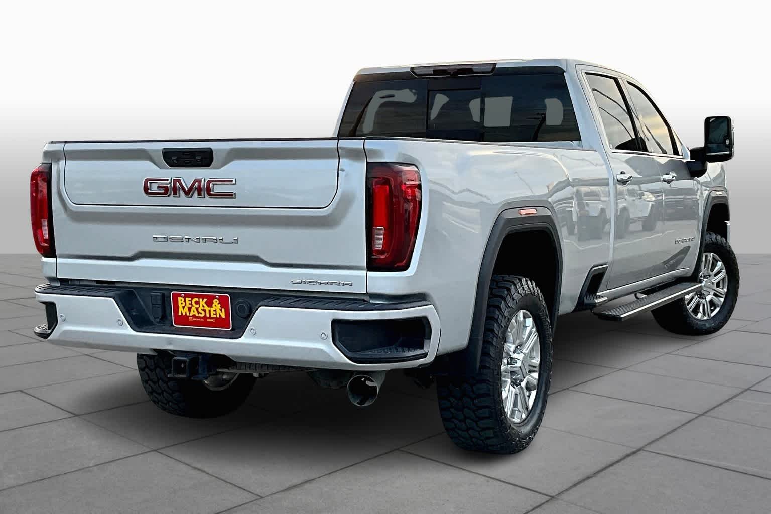 Used 2022 Quicksilver Metallic GMC Denali image 12