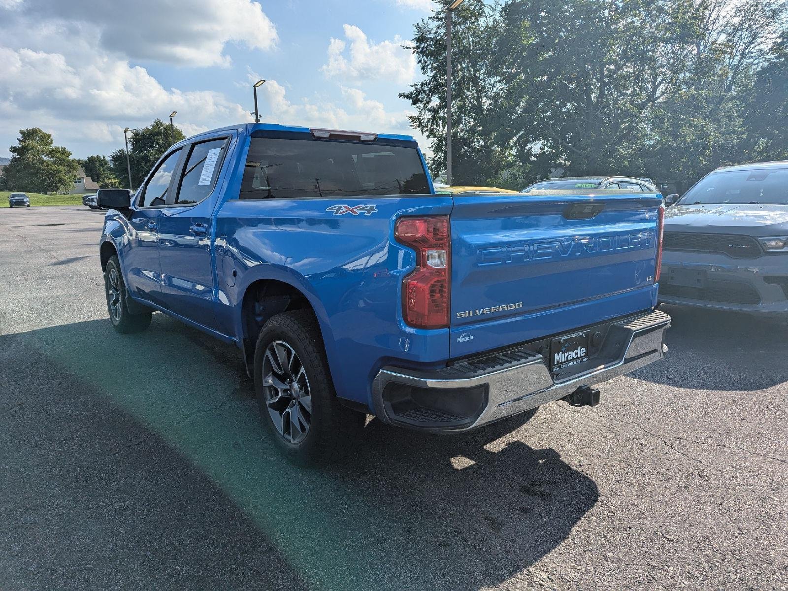 Used 2025 Riptide Blue Metallic Chevrolet LT image 5
