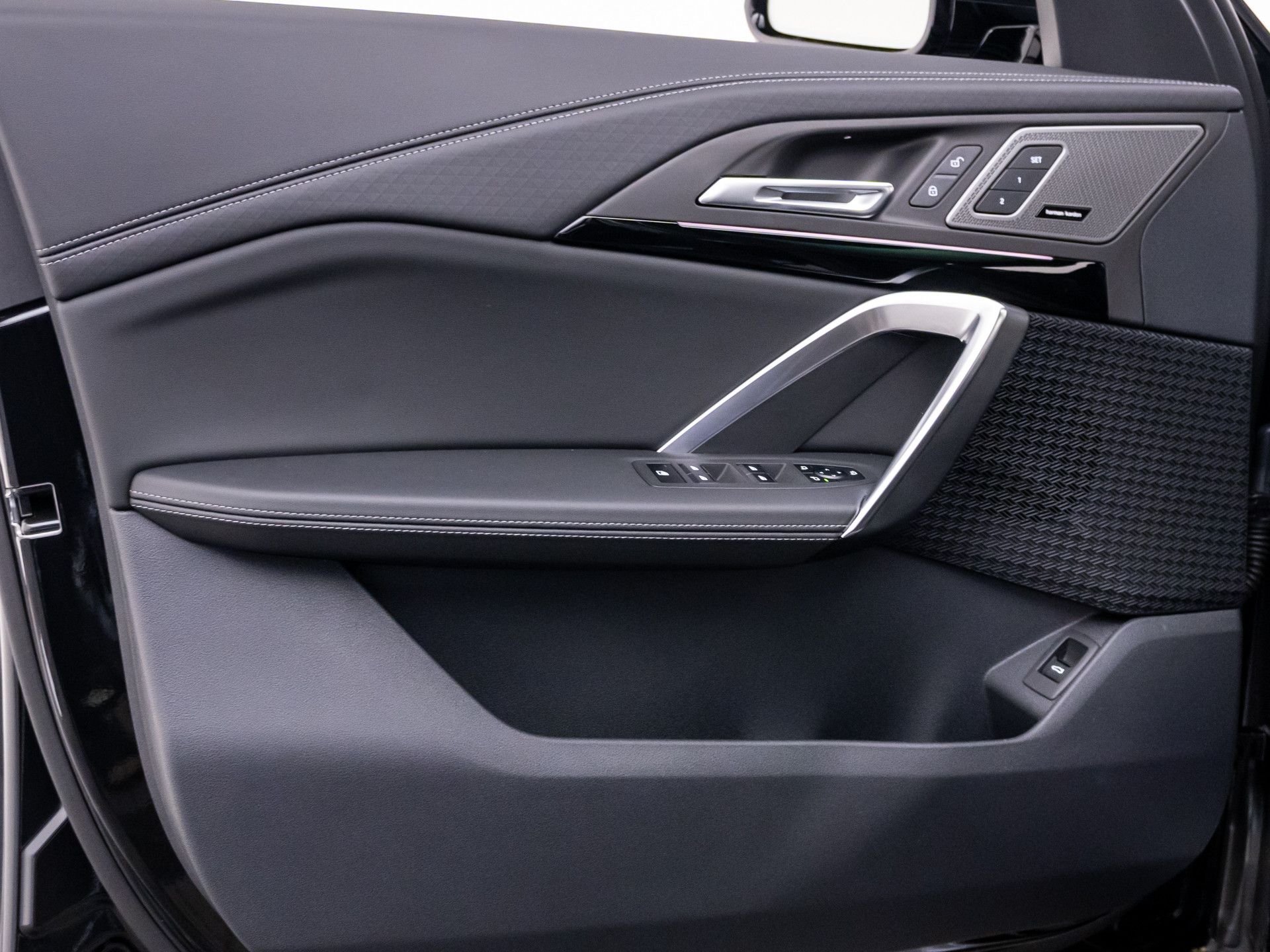 New 2026 Black Sapphire Metallic BMW xDrive28i image 14