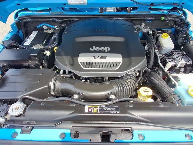 Used 2017  Jeep Unlimited Sahara image 32