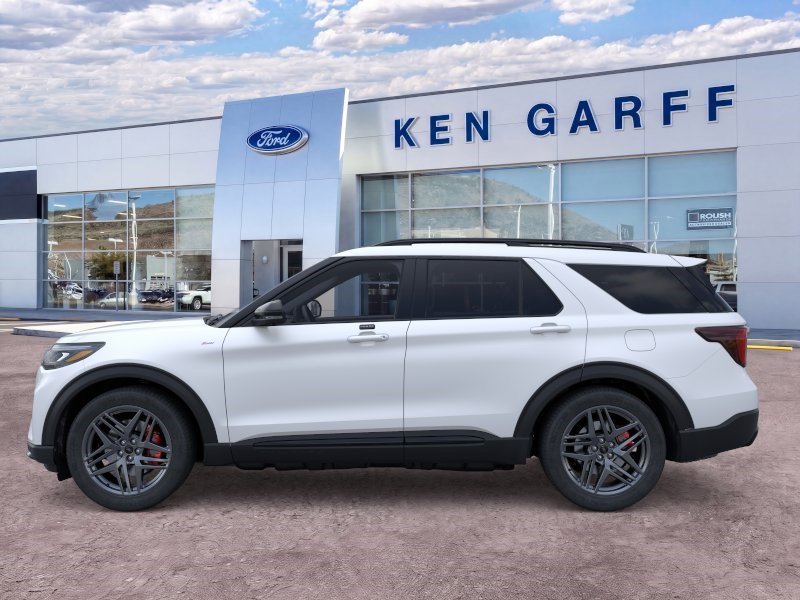 New 2026 Star White Metallic Tri-Coat Ford ST-Line image 3