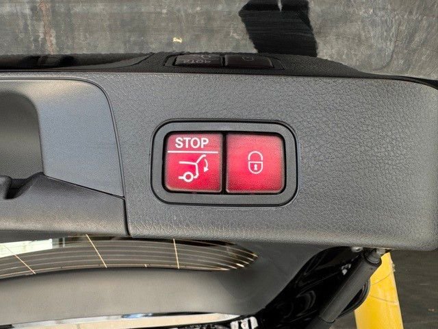 Certified Used 2025 Black Mercedes-Benz GLB 250 image 17