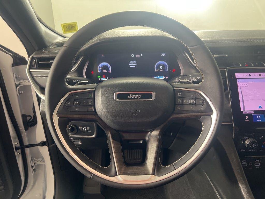 Used 2025 Bright White Clearcoat Jeep Limited image 14