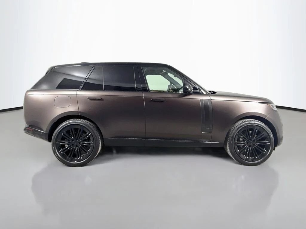 New 2026 Tourmaline Brown in Satin finish Land Rover SE image 4