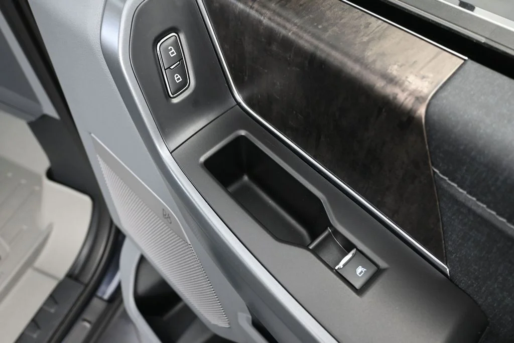 Used 2021 Blue Ford Lariat image 41