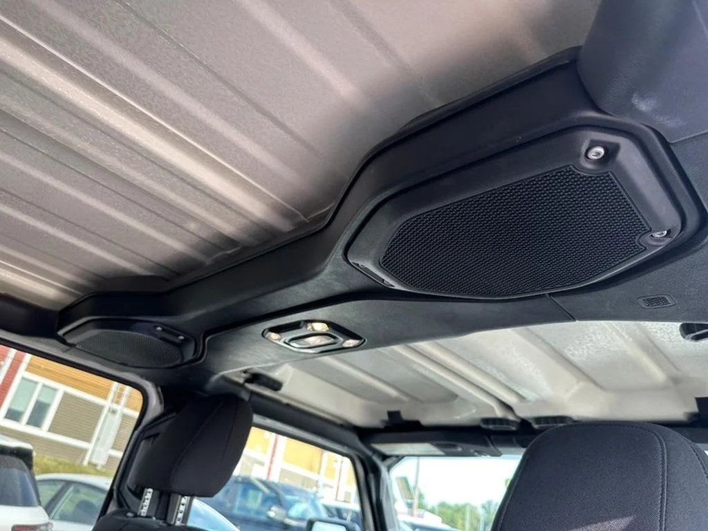 Used 2023 Bright White Clearcoat Jeep Sahara image 14