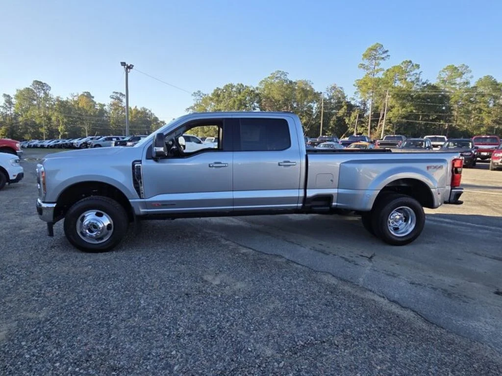 New 2027 Iconic Silver Metallic Ford F-350® Lariat® image 4