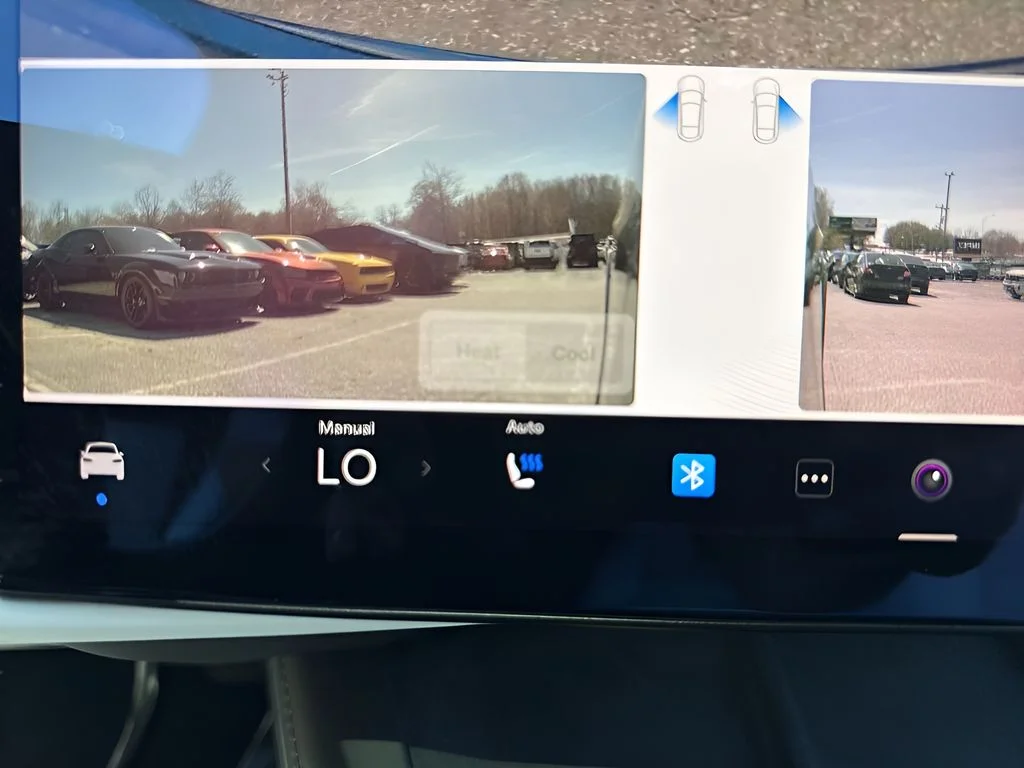 Used 2022  Tesla Base image 23