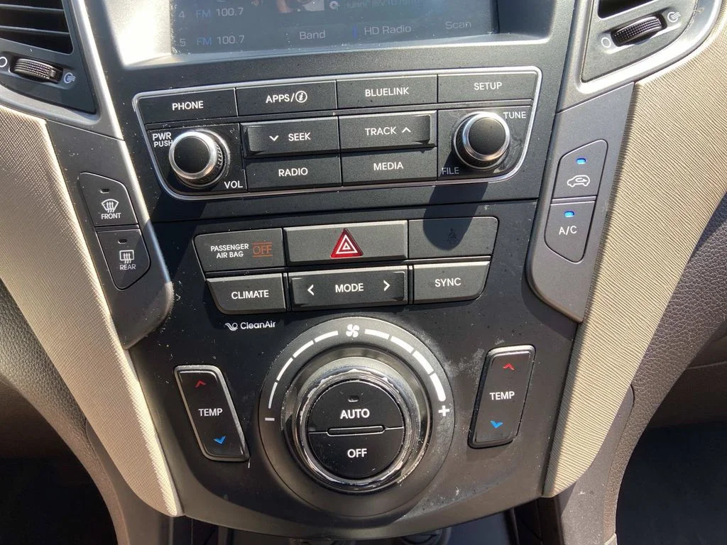 Used 2017 White Hyundai 2.4 Base image 40