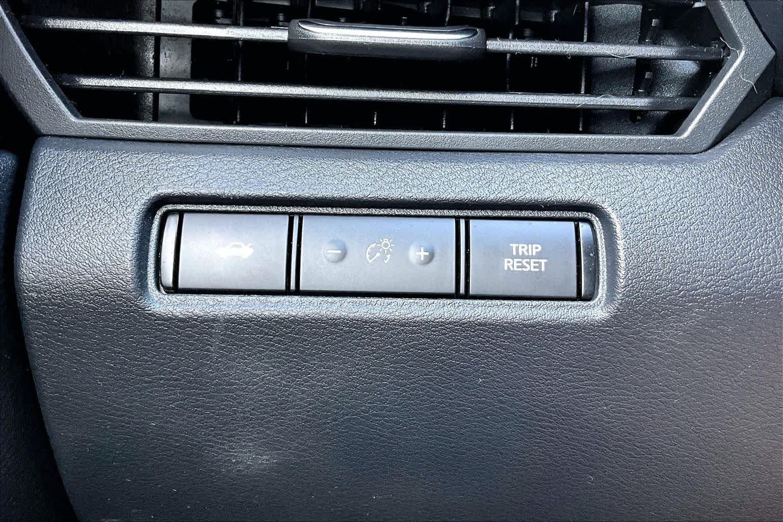 Used 2019 Super Black Nissan 2.5 S image 33
