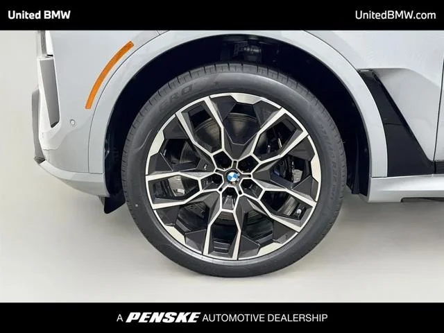 New 2027 Brooklyn Grey Metallic BMW X7 40i image 9