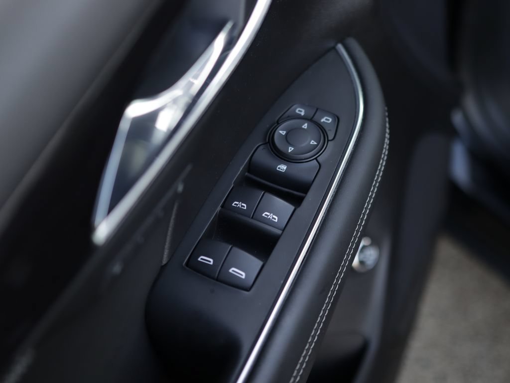 Used 2023 Ebony Twilight Metallic Buick Essence image 25