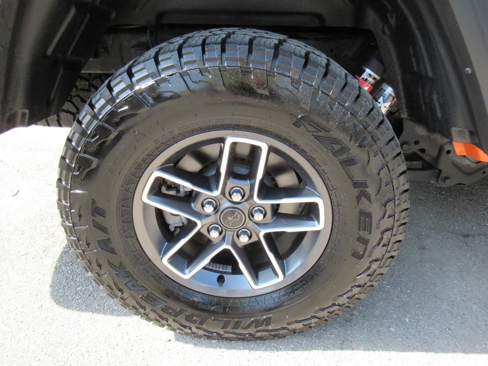 Used 2025  Jeep Mojave image 9