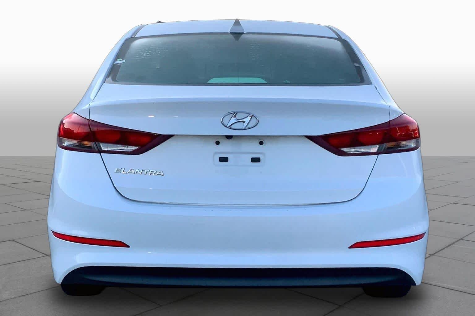 Used 2018 Quartz White Pearl Hyundai SEL image 5
