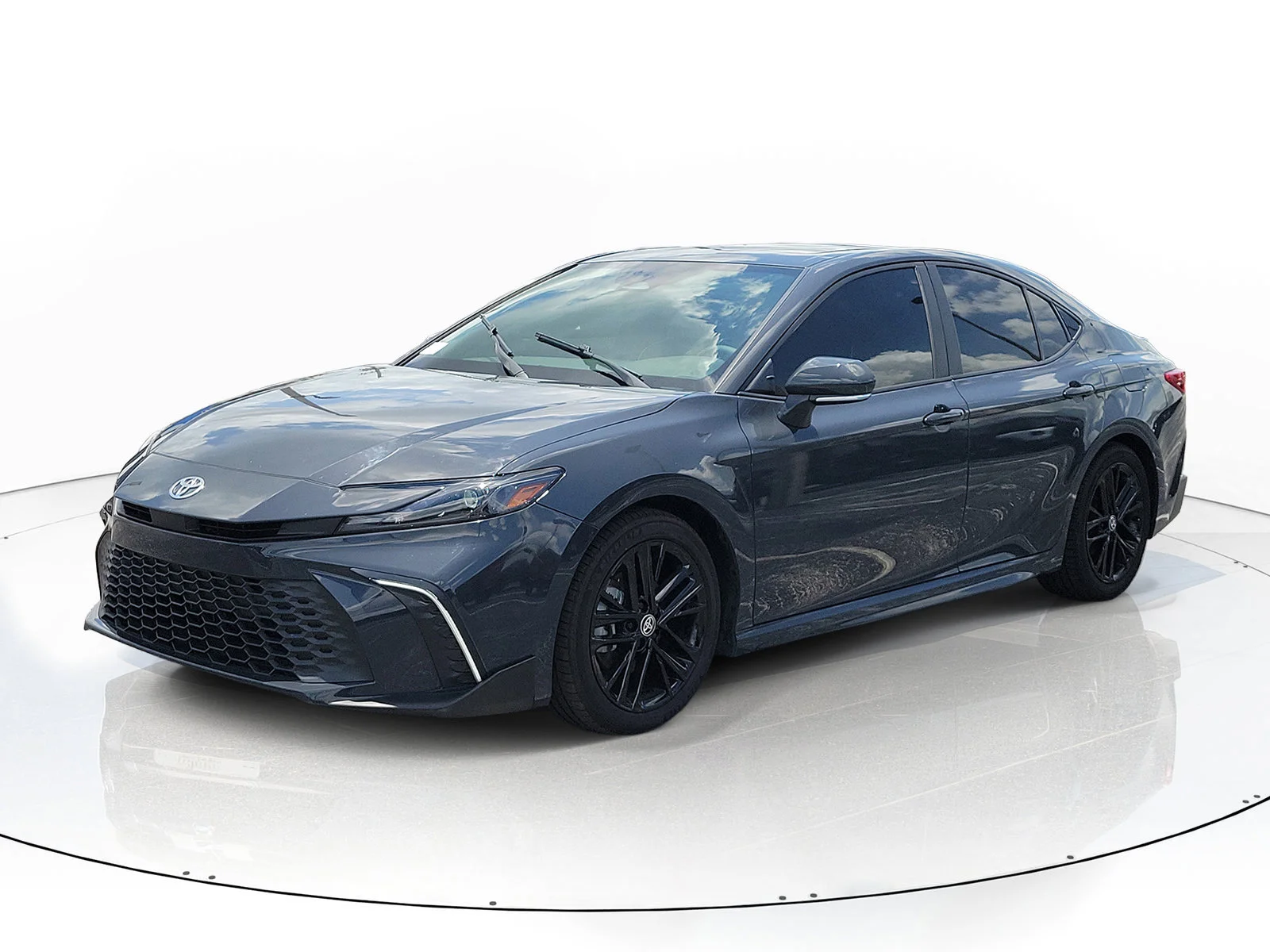 Used 2025 Underground Toyota LE image 3