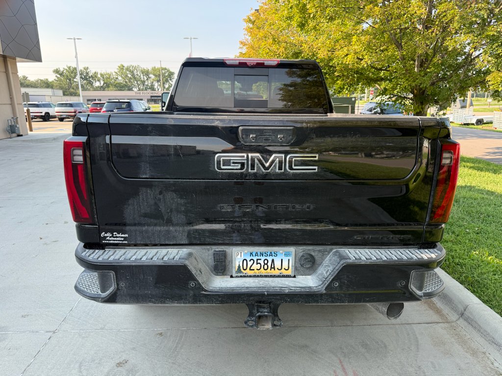 Used 2026 Onyx Black GMC Denali Ultimate image 6
