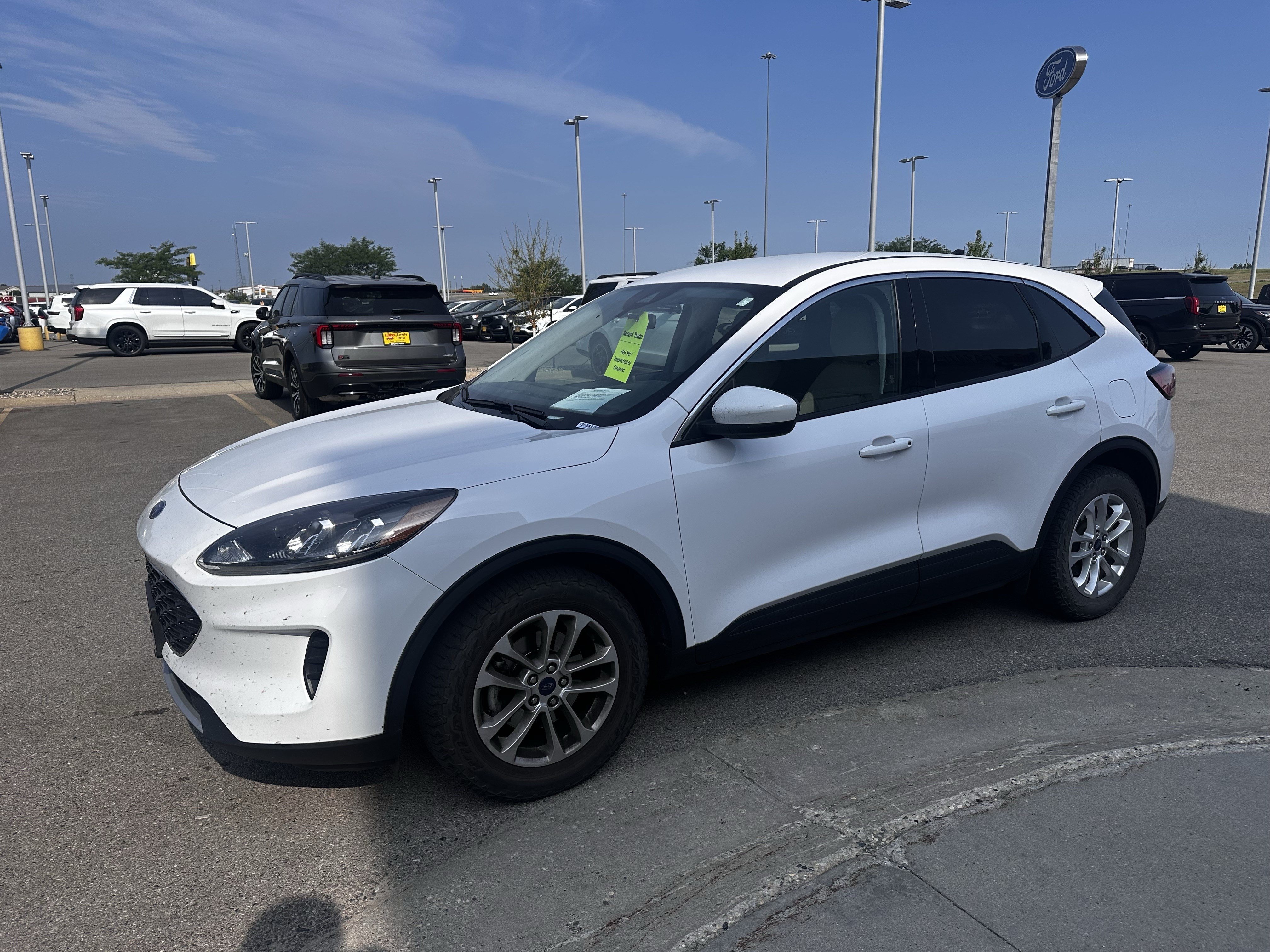 Used 2021 Oxford White Ford SE image 2