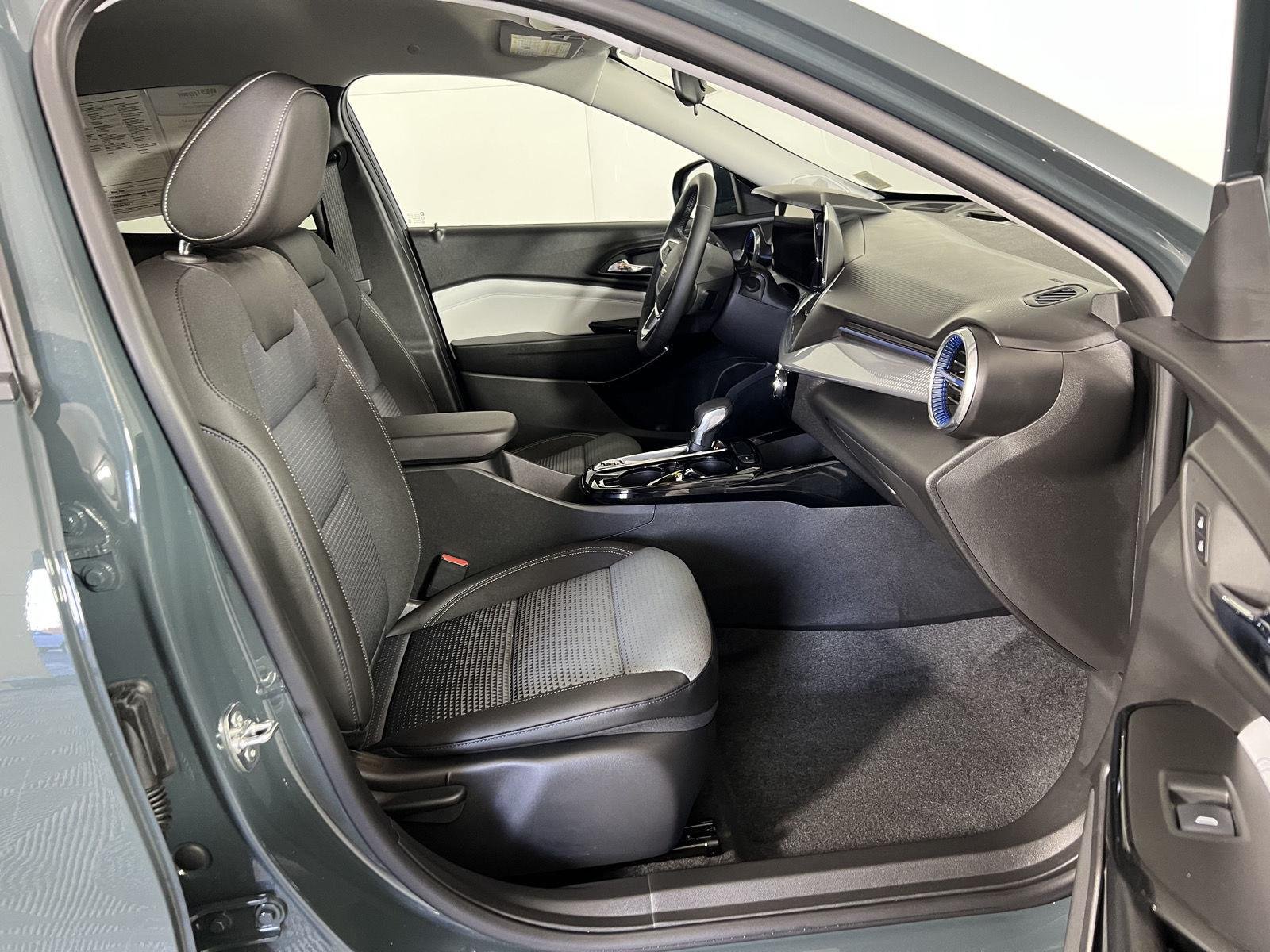 Used 2025 Cypress Gray Chevrolet LT image 5