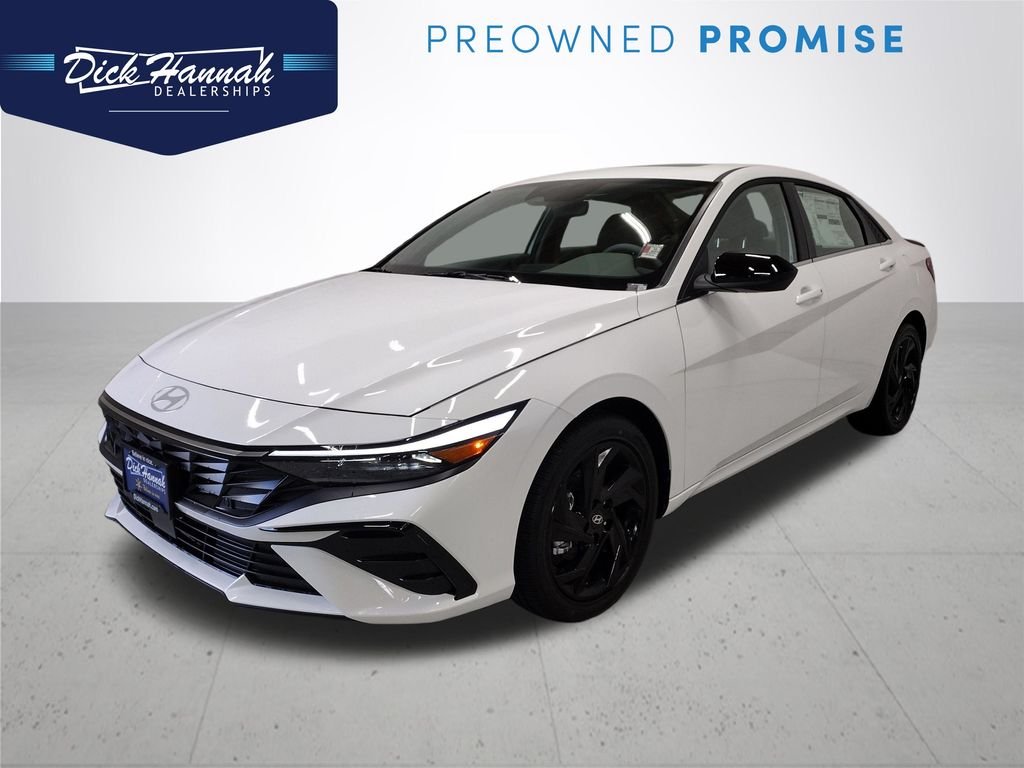 Used 2026 White Hyundai SEL Sport image 1